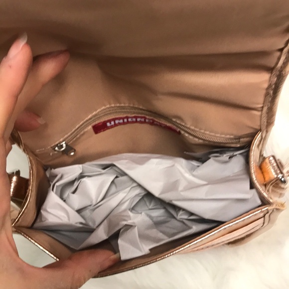 LAST ONE🎉 Cute rose gold Unionbay crossbody purse - Picture 7 of 8